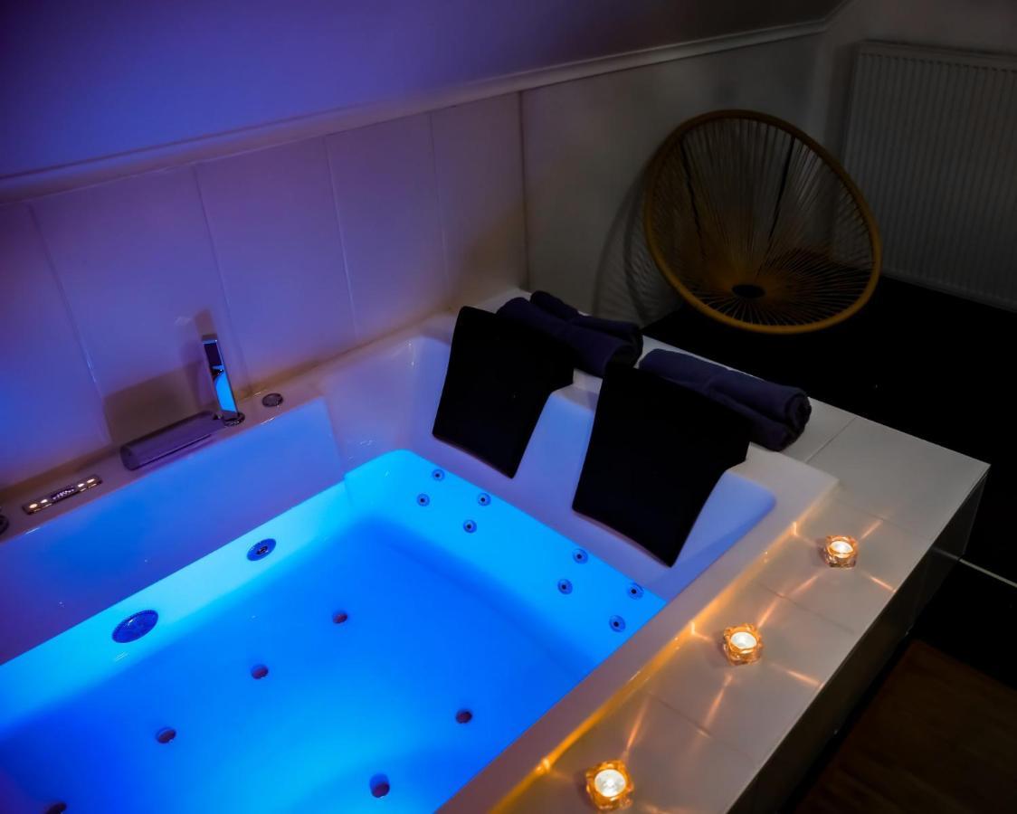 瑟兰 Le Wellness Privatif酒店 外观 照片